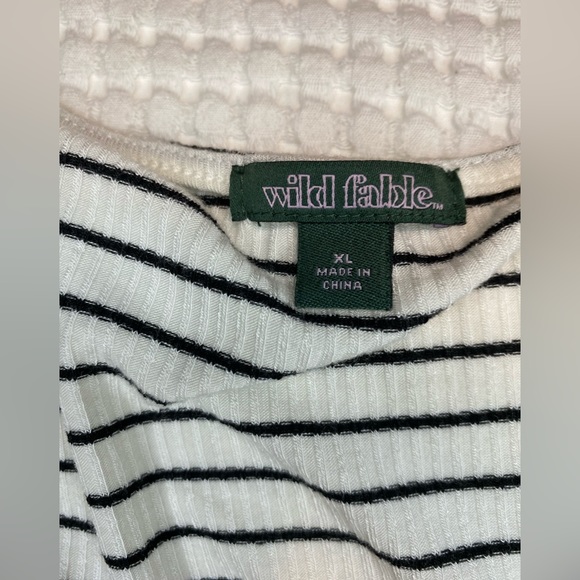 Cross over tie wrap top wild fable - Picture 2 of 4